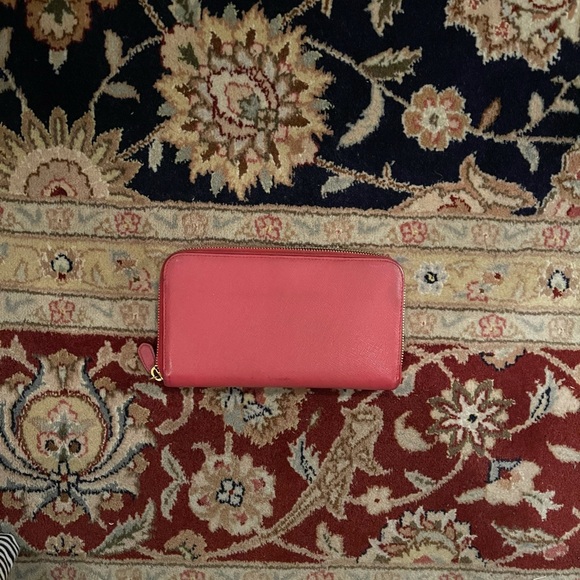 🍁SOLD🍁Prada Peonia Leather Zippie Wallet - Picture 3 of 12